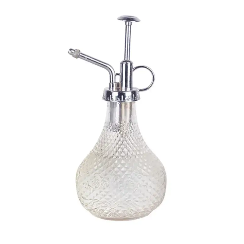 Begrenztes Angebot Pflanzensprüher aus Hobnail-Glas, klar