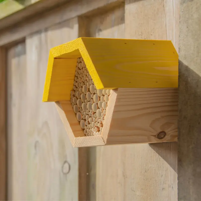 Angebot Insektenhotel für Wildbienen, sechseckig, naturbelassen, 12,8 x 14,6 x 14,8 cm