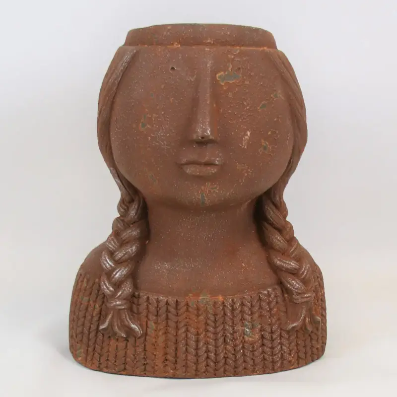 Letzte Chance Terakotta-Pflanztopf 'Frau Terra', braun, 24 x 30 x H 39 cm