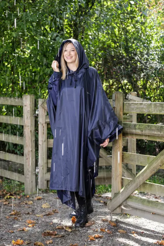 Covalliero Regenponcho für Erwachsene unisize Nur Für Kurze Zeit